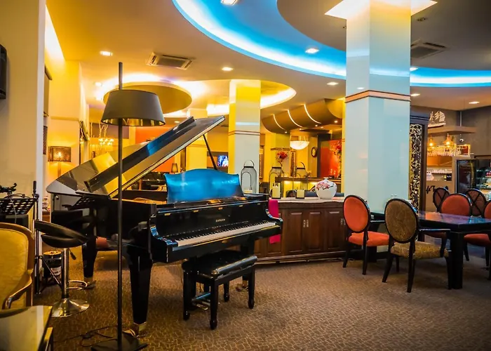 Atrium Boutique Hotel 3*