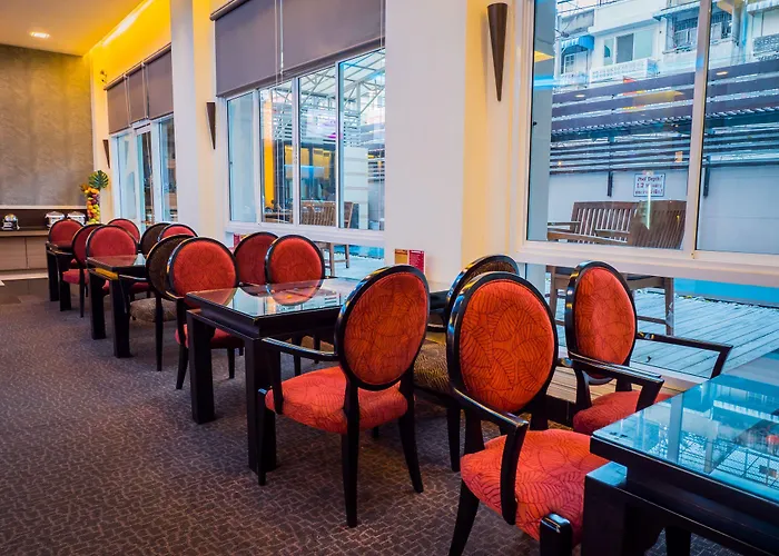 Atrium Boutique Hotel 3*